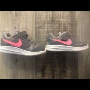 Nike toddler 7C tennis shoes